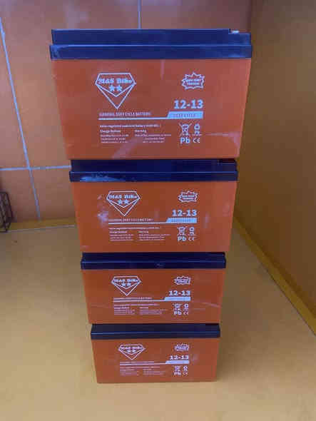 سلام عليكم اخواني بطاريات دراجه شحن ١٢ فولت ١٣ امبير ( اخو جديد) ع فحص يقرا ١٢ بل جهاز بطاريات جدا نضاف 
ع فحص تجي شوفهن اوديك مصلح يفحصهن بجهاز تقتنع بيهن تاخذهن ماعجبنك عوفهن استخدام كلششش قليل فقط شهرين استخدام مال شركه ابلاديات 
سعرهن ٧٥ وبي مجال شراي يتصل *********** مكاني بغداد حي الجهاد يوجد توصيل
