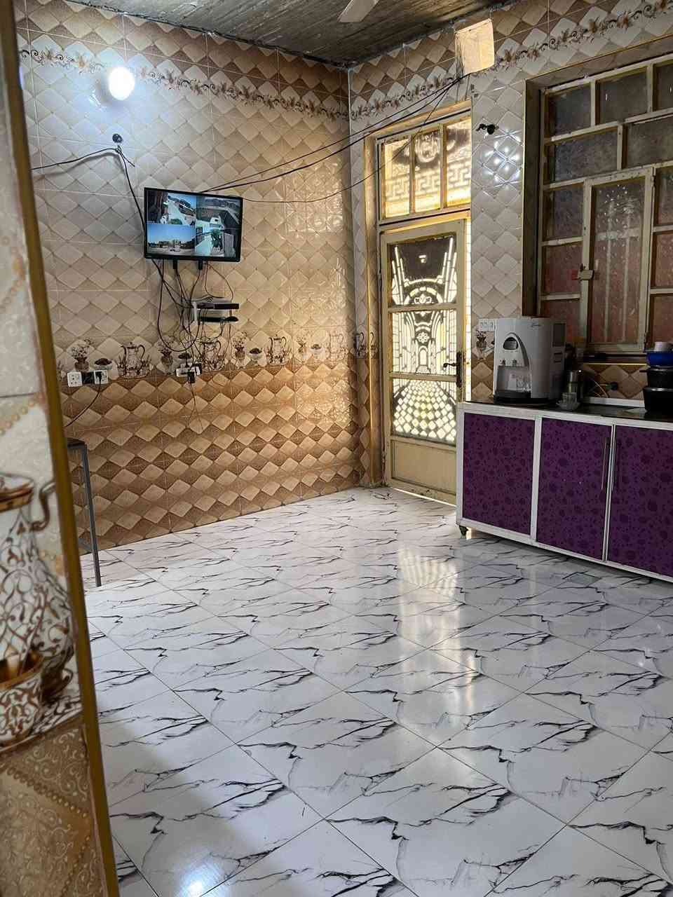 منزل 200م  الجغيفي الثانيه طابقين الطابق الارضي كامل فقط الكراج يراد تطبيك كاشي الشارع تبليط الطابق الثاني محتاج كهربائيات الرياض  السعر 120 مليون وبي مجال بيع مستعجل كل تفاصيل المنزل مبين بالفيديو الصور التواصل ع خاص او ع الرقم  الموجود ***********
