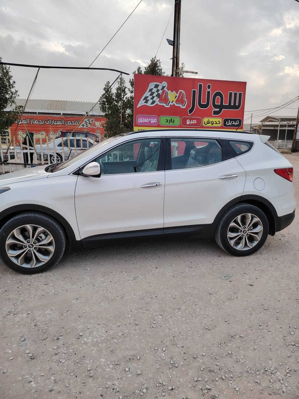 خليجي كفاله عامه
من كلشي فول موصفات ١،،١
موديل 2014
محرك٦استندر بصمه تشقيل +بصمت أبواب دفع رباعي 
ماشيه ١٨٠ مري شفط بنرامه فتحتين لون ابيظ صدفي مانع منحدر تبريد ٣قطع لكشنات تحكم كهربائي +تبريد تتفه+كامرات محيطيه سياره هواي بيه مواصفات مامتواجد عل فيس

***********
