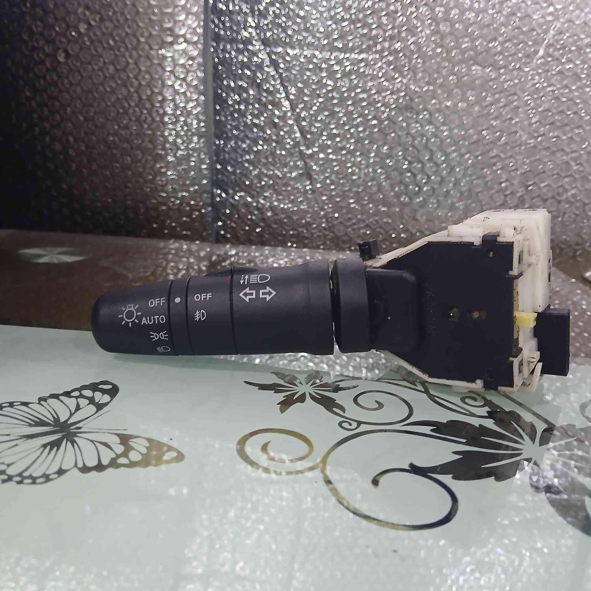 سلام عليكم يدات ماسحه او اشاره نيسان فيرسا تيدا او لايت البيع 
سعر تك 15 الف
سعر زوج 25 الف
يوجد خدمة توصيل لجميع المحافظات العراق 
رقم واتساب 
***********
