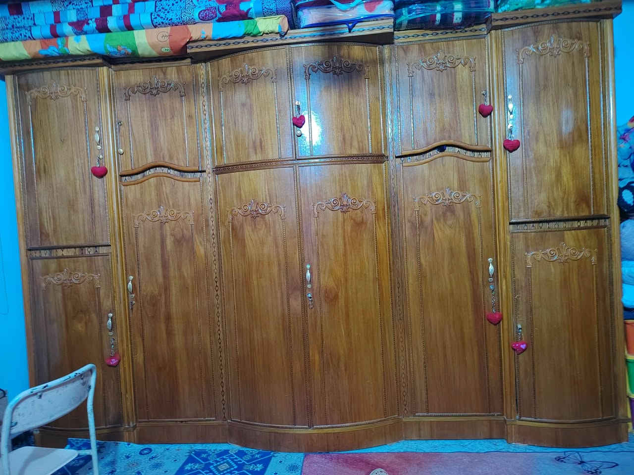 غراض للبيع كاونتر تسگام هوة وشافطة و الطباخ مامستخدمات وغرفة نوم خمس ابواب طابقين ضخمة للاستفسار على رقم ***********
