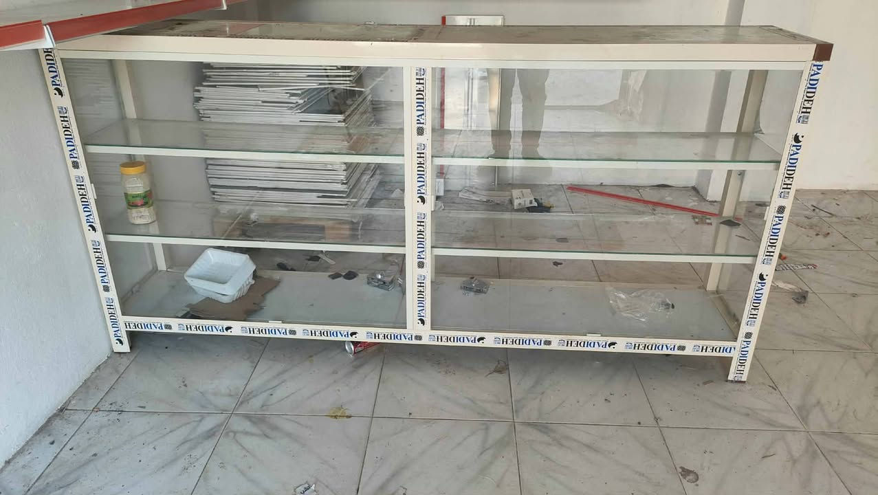 عارضة عصائر حجم كبيرعدد2
 سعر الزرقاء 350
الحمراء مستخدمة شهر .سعرها 500.بيها مجال بسيط
عارضة جام خانة قياس مترين عدد3..جدد مستخدمات شهر ..فول نظافه 
سعر الوحدة 100
عنوان الانتصار شارع 60 قرب اسواق الخضراءء


**إذا كنت صاحب هذا الإعلان وتريد حذفه لأي سبب، رجاءا أرسل رسالة إلى الدعم الفني**