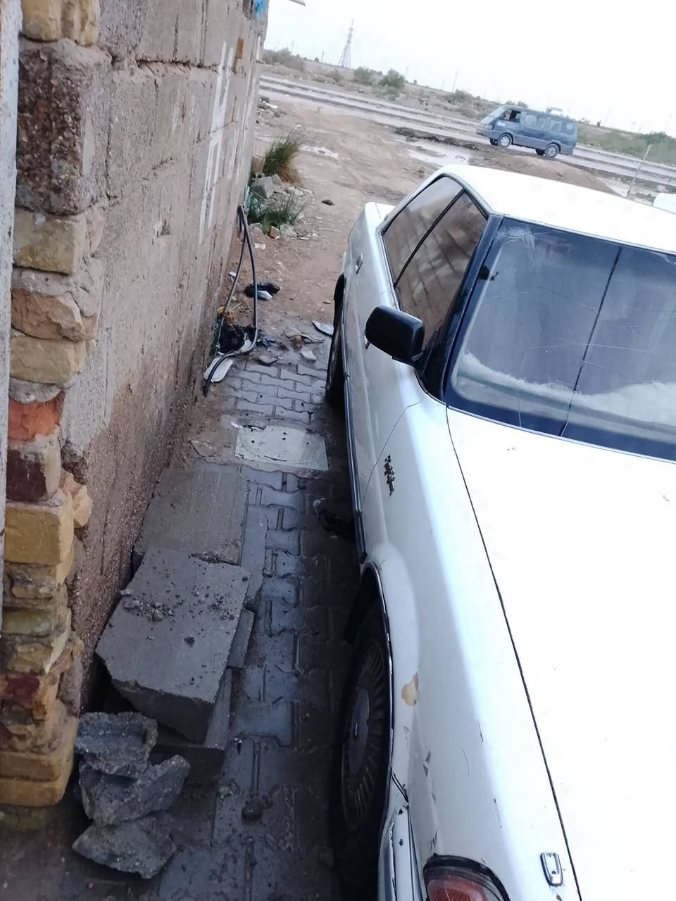 سلام عليكم سيارة البيع او مراوس حسب  مكينه وكير مكفولات سياره مكفوله من صبغ وضربه ونقل جثه مديل 1993 بلاديه  ***********
