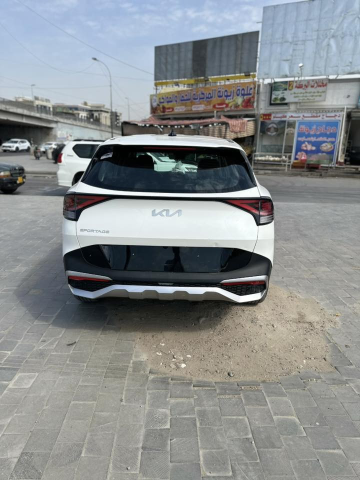 سلام عليكم سبورتج موديل 25 الفه LX
وارد أمريكي حادث سيارة تبديل جنطه نفس لون ول بنيد ربعه مصبوغ ولجاملغ تبديل نفس لون  سيارة ماشية 8الف  سيارة بدون ايرباك بدون شاصي بدون لغود 
السياره تجي اسويج كشنات مخمل اوتو هولد توقف ذاتي تحكم ستيرن شاشه ديجتل شاشه  تدعم كار بلي تجوه وسطيه ليد نهاري ليلي لايت LED. قطعتين تبرید محرك 2500 GDI. ويل كب ثلاث وضعيات سياقه Sport. Normal. Eco. سايد بريك بصمه نزول منحدرات
الاستفسار عبر الرقم ***********
السعر السياره 175 متواج على وتساب ول فيس
