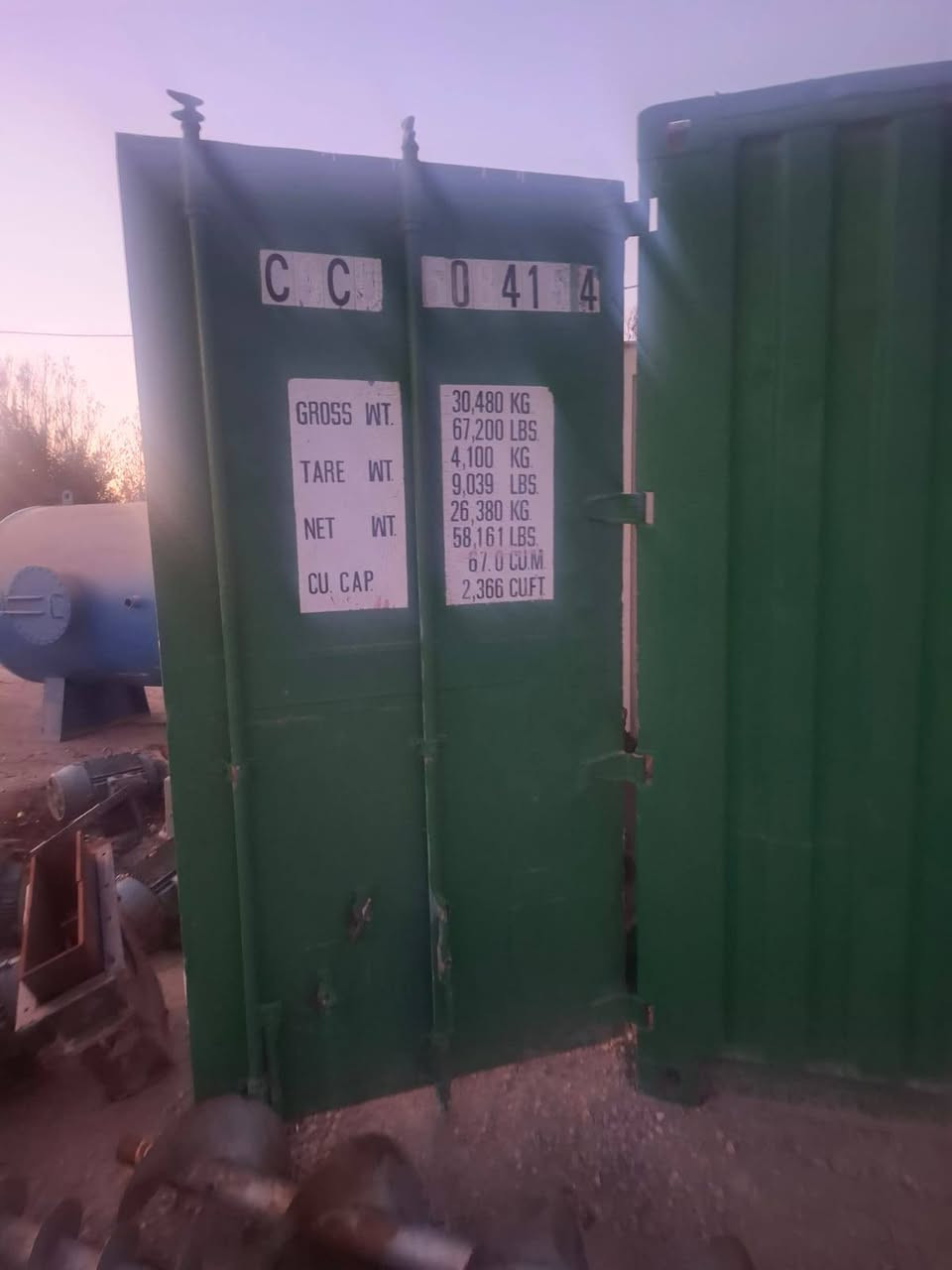 حاويات عدد 2 
ارتفاع 260
والطول 40 قدم 
مكان كربلاء
 السعر 19 ورقة الحاوية
للاتصال ***********
