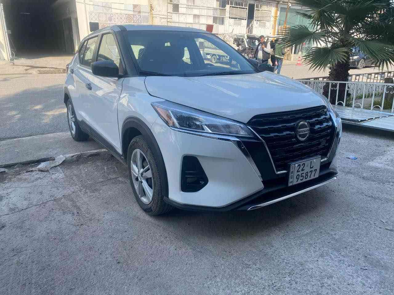 نيسان كيكس موديل 2022 S دوو بارچه ي سبوغه
رقه مه به ناوي خؤمه هيچ مسروفي تئدانيه 
گئرو مكينه بشرت رادارو گزوؤز بردي بباديه
رقم خاوه ن *********** أربيل, العراق
