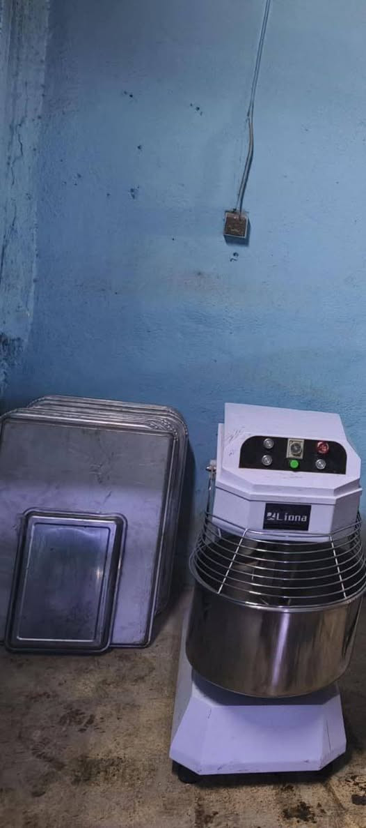 السلام عليكم
غراض افران للبيع
عجانة الماني 25 ك نوع لونا + فرن توماتيكي الماني لونا طابقين + شروحة صادة ومشبك

للأستفسار الاتصال ع رقم
***********
