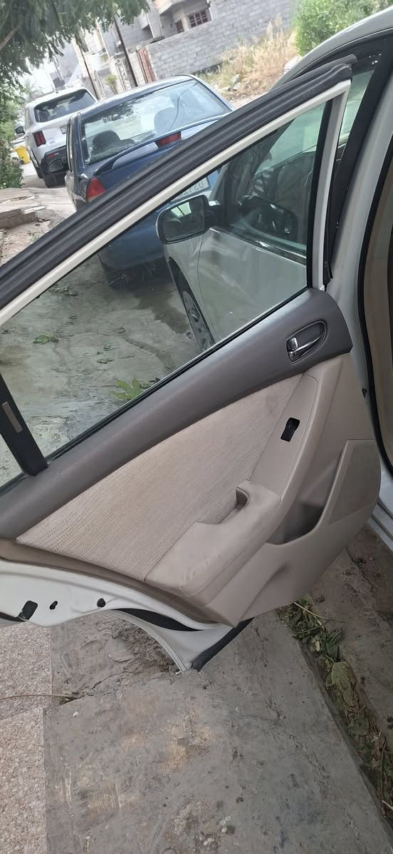 السلام عليكم
نيسان التيما ٢٠١٠ خليجي s ٢.٥  رقم بابل مشروع موطني بأي مكان تكدر تحول كير براد لون ابيض تبريد قطعتين  بيها فقط نص الجاملغ الخلفي سيارة مكفولة كفالة عامة مابيها اي نقص صدر خلفي جديد داينمو جديد السعر ٩٥ وبيها مجال مكانها بعقوبة تقاطع القدس 
***********
