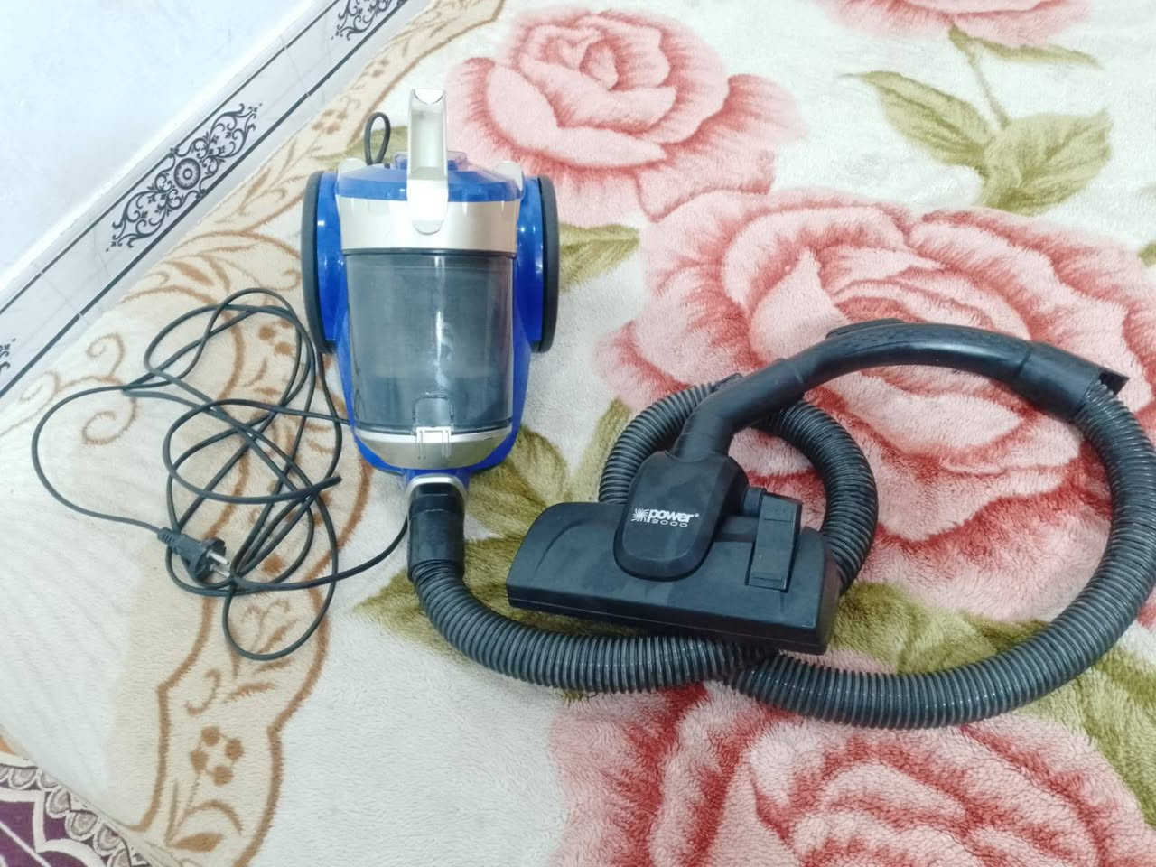 ثلاجة صغيرة نوع Universal
تبريد ممتاز والفريزر يجمد ❄️
حجم مناسب للغرفة أو المكتب
نظيفة وجاهزة للاستخدام
السعر: 75 وبيها مجال 
الموقع: النجف
للتواصل خاص

مكنسة كهربائية نوع Power 2000
بحالة جيدة وتشتغل مضبوط 👍
سحب قوي وحاويتها نظيفة
مناسبة للبيت اليومي
السعر: 40,000 دينار وبيها مجال
الموقع: النجف
للتواصل خاص 📩


**إذا كنت صاحب هذا الإعلان وتريد حذفه لأي سبب، رجاءا أرسل رسالة إلى الدعم الفني**