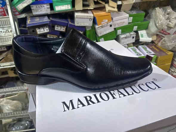 السلام عليكم شحاطات الغواص الغنية عن التعريف للبيع يتوفر كميات خير من الله البيع يكون اما كل الكمية او نص وكذالك الحذاء متوفر منه قطع خير من الله البيع كل الكمية او نص قياساتهن::
قياسات الشحاطة 40 41 
الحذاء 40 41 42
سعر قطعة الحذاء أو الشحاطة 10 ألف جوه فلوسهن وبيهن مجال  للإستفسار الإتصال على الرقم
*********** غير متواجد على الفيس بوك
