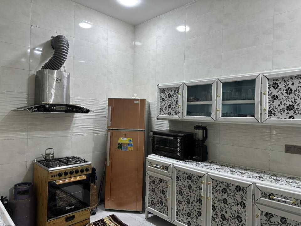 سلام عليكم
دار للبيع/مساحته 220متر/بناء100/ متر يحتوي على استقبال

ومطبخ وصاله وغرفه واحده وصحيات بناء جديد 

العنوان فلكة سلمان باك حي جابر الأنصاري 

قرب القصاصيب ثاني فرع 

الاستفسار الاتصال ع(***********)(
