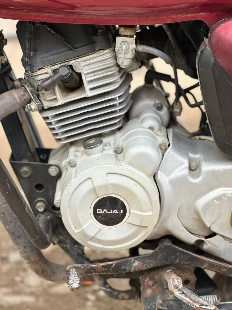 سلام عليكم بوكسر موديل 17 مرقم ديالى باقي بس لوحات سنويه تحويل ثاني يوم مكاني بغداد المنصور ابو جعفر 
مجفت مره وحده قبل أربع سنوات مجفت بشرط تجي تأخذ تراي إذا مو معدل فوك 100 مقبول تجي تفحص محرك وتاخذها وين ميعجبك السعر خاص والي مو شراي لتجي تعبني فدوه اروحلك رقمي هذه بي واتساب ومتواجد على الخط سيم كارت ***********
