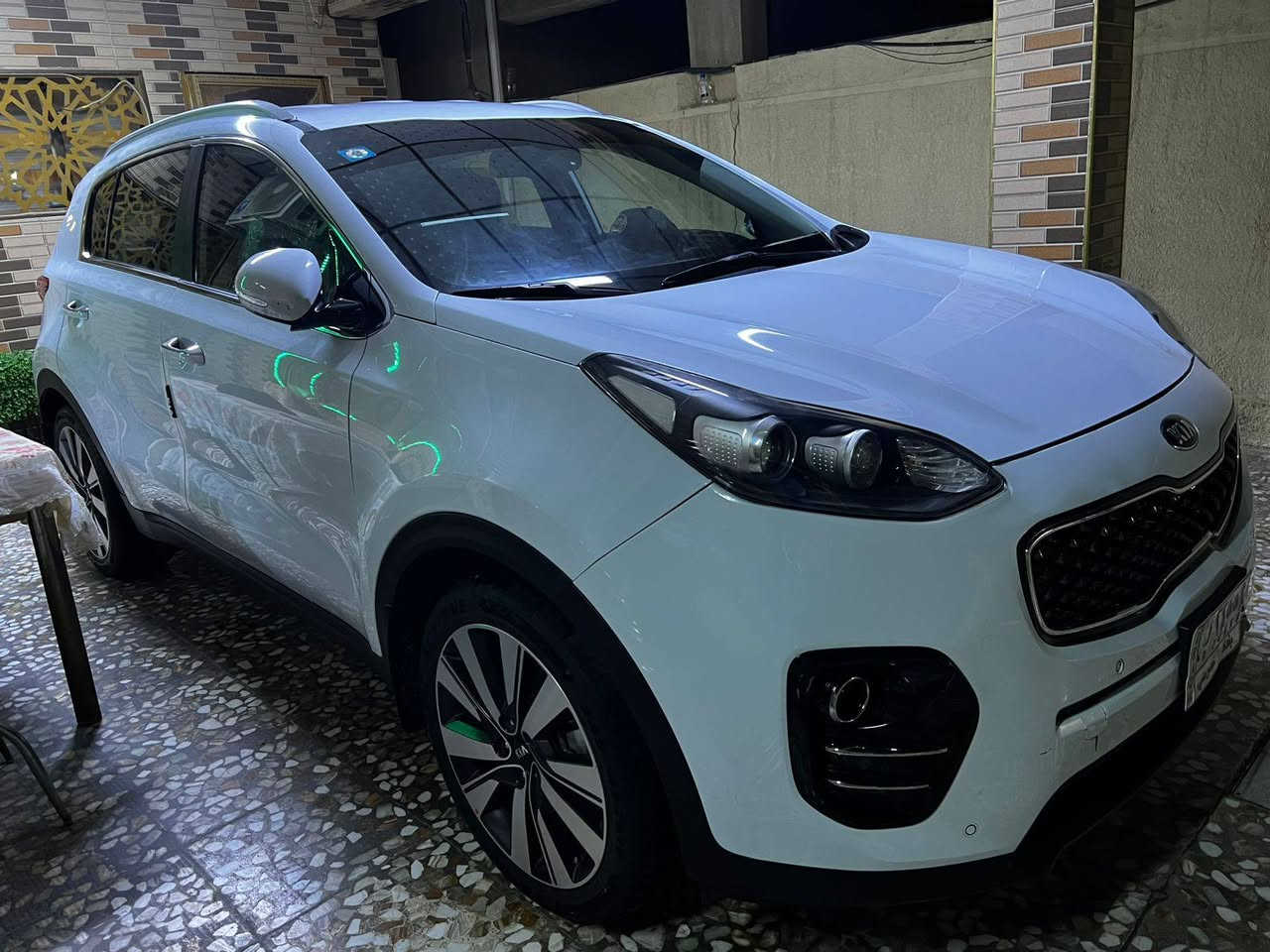 السلام عليكم للبيع كيا سبورتج خليجي ٢٠١٦ سياره كلش حلوه كفاله من الصبغ والتبديل فقط الواضح بالسونار رقم بغداد  بأسمنه تحويل مباشر كير مكينه كفاله مكان السياره فلوجه السعر ١٧٢ $ بيها مجال حك العمله ***********
