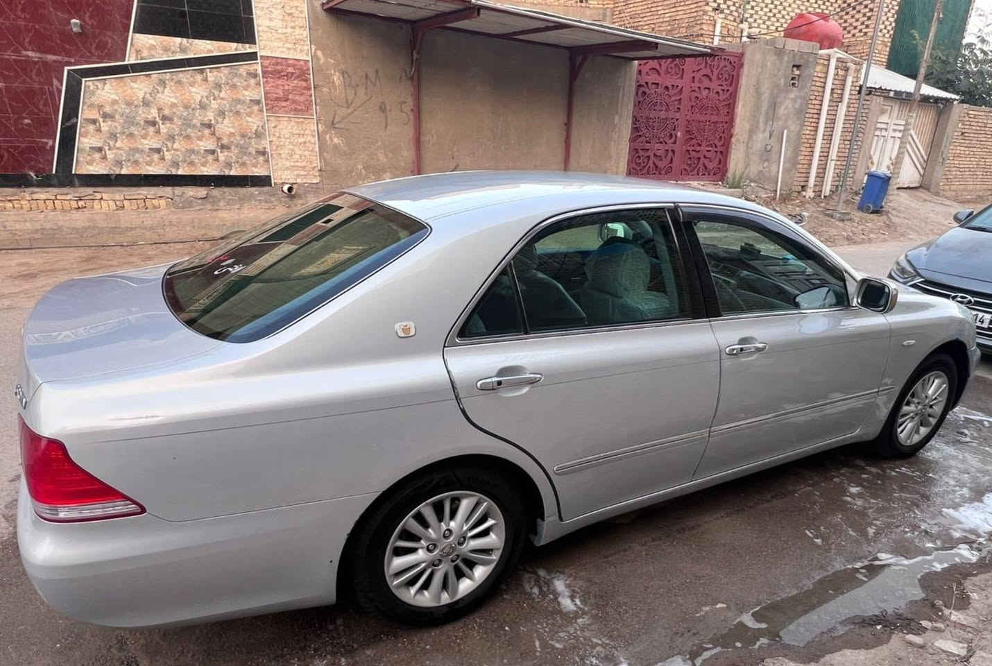 تويوتا كراون شاهينه 2004 لون بحري كفاله من الصبغ والتبديل والكص ونقل الجثه سيارة مال موظف استخدام شخصي باسمي رقم بصره دولي تحويل ثاني يوم سنوية لغاية 2030 هزه جديده سيارة خالية من الضربه تخم تاير جديد باتري جديد إدامة كامله عالسيارة على ايدي تبريد ثلج كهربائيات جاهزه حداده جديده سيارة جاهزه ماتصرف عليها دينار وبالعافية عالياخذها مكان السيارة ذي قار الشطرة للتواصل *********** سعر السياره 130 ورقة بيها مجال حك الجية
