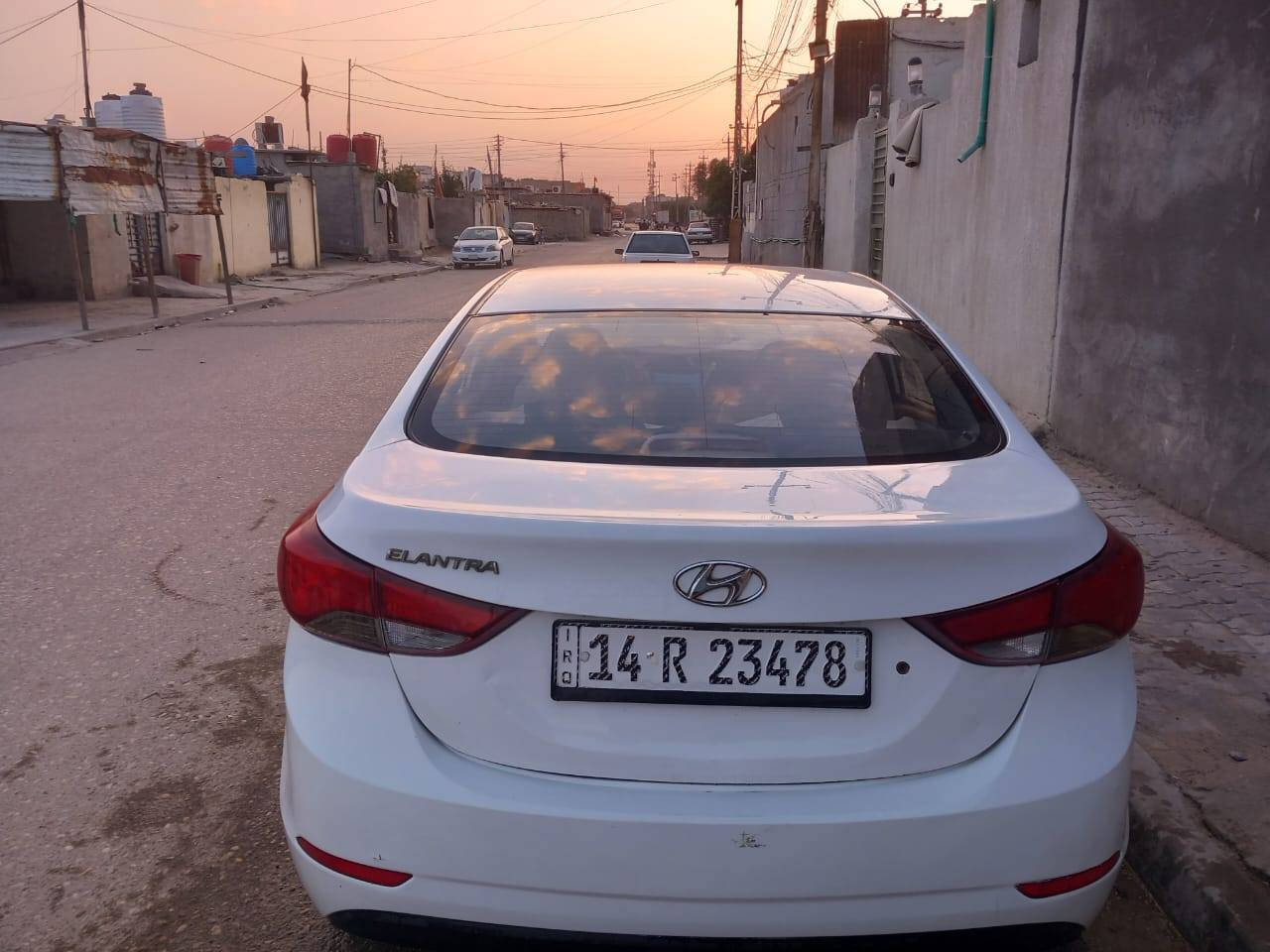 السلام عليكم سياره للبيع نتره سياره جاهزه. خليجي   لعلوان البصره سعره 152 وبيه مجال بسيط ***********   سياره بسمنه
