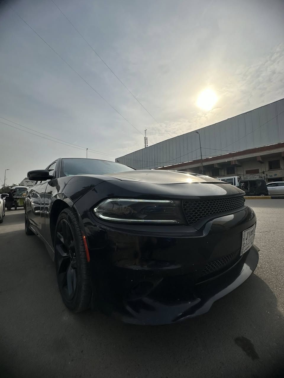 السلام عليكم چارجر موديل 2023 Gt (النداء الاخير) 
  رقم بغداد باسمي  تحويل ثاني يوم نص مواصفات
محرك 3600 انسى الصرف ومحرك قوي   
بصمه ابواب + تشغيل  
تبريد منفصل 
قطعتين تبريد 
شاشه جبيره 
گير عصا 
3 انضمه قياده / Normal / sport  / SUPER TRACK PAK 
 حادثها (بنيد+جاملغ ايسر تبديل وصبغ)  (وبيها بارد بلجاملغ الايمن) بسيط مبين بصور
بيها تعديل بسيط بشاصي الامامي  مكتوب بلتقرير  
ماشيه 51 ميل 
سياره نضيفه وخير من الله مال بيت 
سعرها 223 وبيها مجال 
مكانها بغداد 
*********** + واتساب 
***********
