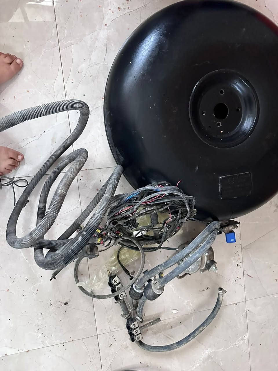 منظومه غاز 60لتر مستعمله مابيها اي نقص كامله سعرها 350 الف هـ***********
