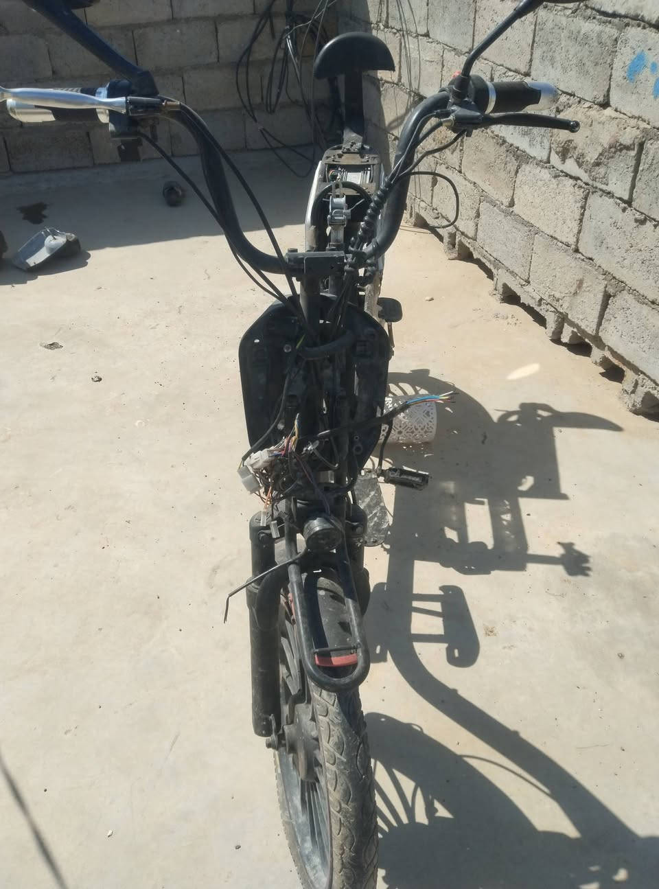 دراجه شحن حجم 20 للبيع السعر 70 وبي مجال للشراي كهربائيات شغاله قراضه موجوده كامله العنوان فلوجه الصقلاويه ‏‪0773 223 8884‬‏
