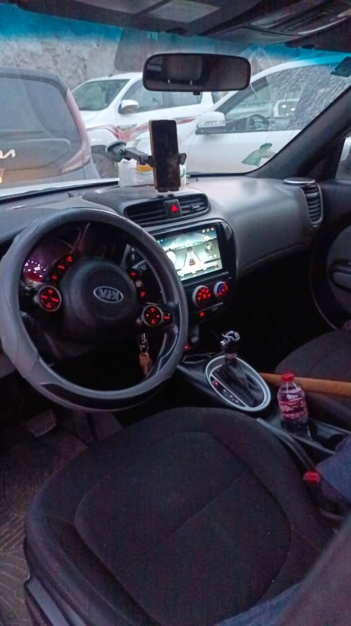 السلام عليكم . كيه صول للبيع 
رقم بغداد 
مديل 2017
مكانها ميسان 
السعر 120 . محرك جديد قبل شهر اكثر شاديه . 
انه مكلف بالنشر الشراي يتصل على صاحبها  . ***********.  مكان السياره ميسان المشرح .
