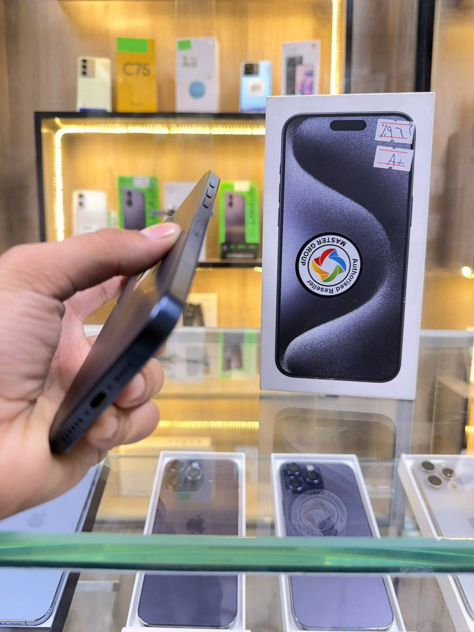 🌙🌙عروض نهاية شهر رمضان 🌙🌙
ايفون15برو  ماكس  لون مميز  نيلي لحلو  ذاكره 256 بطاريه96 🔋 نموذج M كارتون 
 ممبدل بي شي شرق اوسط عربي   A /AA مع ضمان 5 ايام  نضافه 100‎%‎ زلغ ما بي وتر بروف كامل ملحقاته الجهاز نضافه كانما فاتحه من الكارتونه بلحاسبه كله نورمال  
متوفر خدمة توصيل بشروط اوليه جميع محافظات العراق 🇮🇶 
مكاني   كربلاء تحت جسر باب طويريج منفذ ابو حيدر للمبايل
☎️*********** 
سعر 1100 الف
