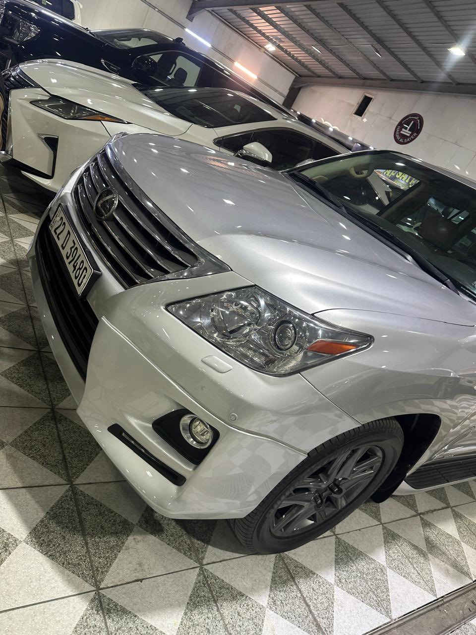 السلام عليكم
لكزز 2011
رقم اربيل الجديد
كفاله عامه 
ماعدا بارد بالباب الخلفي 
مكينه كير تبريد كله كفاله
حداديه تخم تاير كله جديد
العنوان البصره
الهاتف
***********
