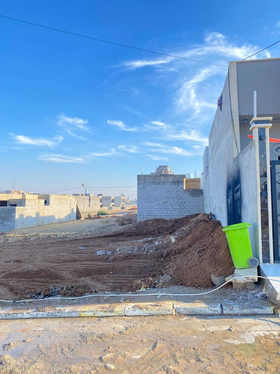 ارض للبيع
القوسيات مقابل كلية الحياة 

مساحة 100 متر  

مجمع ركن النخله 

تبليط ماء كهرباء 

مدرسه ابتدائيه + مدرسه متوسطه 

واجها 5 متر * 20 

سعر 17 مليون 

للاستفسار اكثر 

***********

***********
