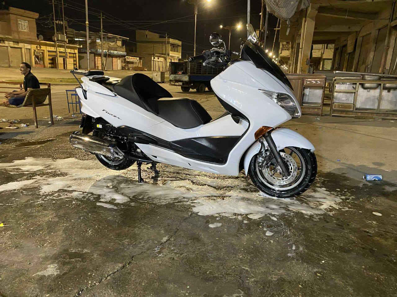 السلام عليكم 10/0دراجه جديده وكيل 
فول مواصفات مسجل +تدفئه يدات
+اريل +العده مالتها و كتاب الشركه 
كفاله عامه من كل شي اتصال ***********
