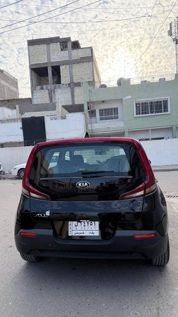 السلام وعليكم 
للبيع او المراوس 
صول 2021 
حادثها 4 قطع جاملغ امامي و باب جهة السايق
و جاملغ خلفي و باب خلفي عكس السايق
مواصفاتها :
شاشة جبيرة
تحكمات ستيرن
اوتو ستوب
وضعيات قيادة
ماشية 41 الف كيلو
مكاني بغداد كم سارة
***********
*********** بغداد, العراق
