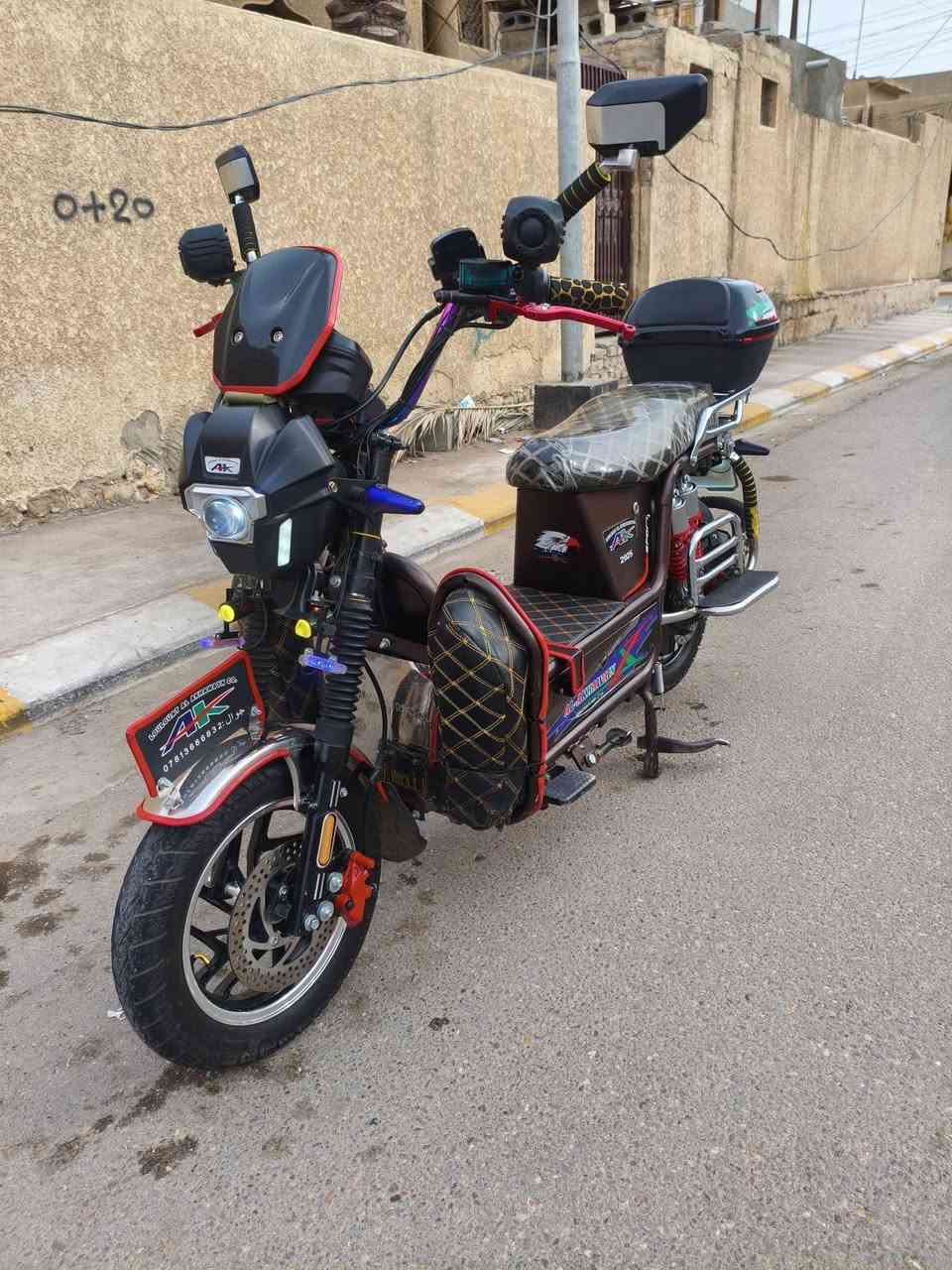 دراجة جبلي الاخوين موديل 25 .. ام البصمة .. 6 باتري .. استخدام 4 اشهر فقط .. فوول نظافة ..
البطاريات عدد 6 فول وعالفحص ..
الكهربائيات كلها شغالة .. مانع سرقة .. تشغيل عن بعد .. لايت عالي ناصي .. اشاير .. دبل اشارة ..نشرات جانبية .. MP3 .. دبل سماعة .. ستاند موبايل .. تثبيت سرعة .. رقم ضوئي خلفي ..
الدراجه استخدام قليل ونظيفة حيل تعال وشوف بعينك .. 
خوذتها + جادرها .. وياها موجودات ..
السعر .. 650 .. وبي مجال ..
*********** .. واتساب ..
*********** ..
