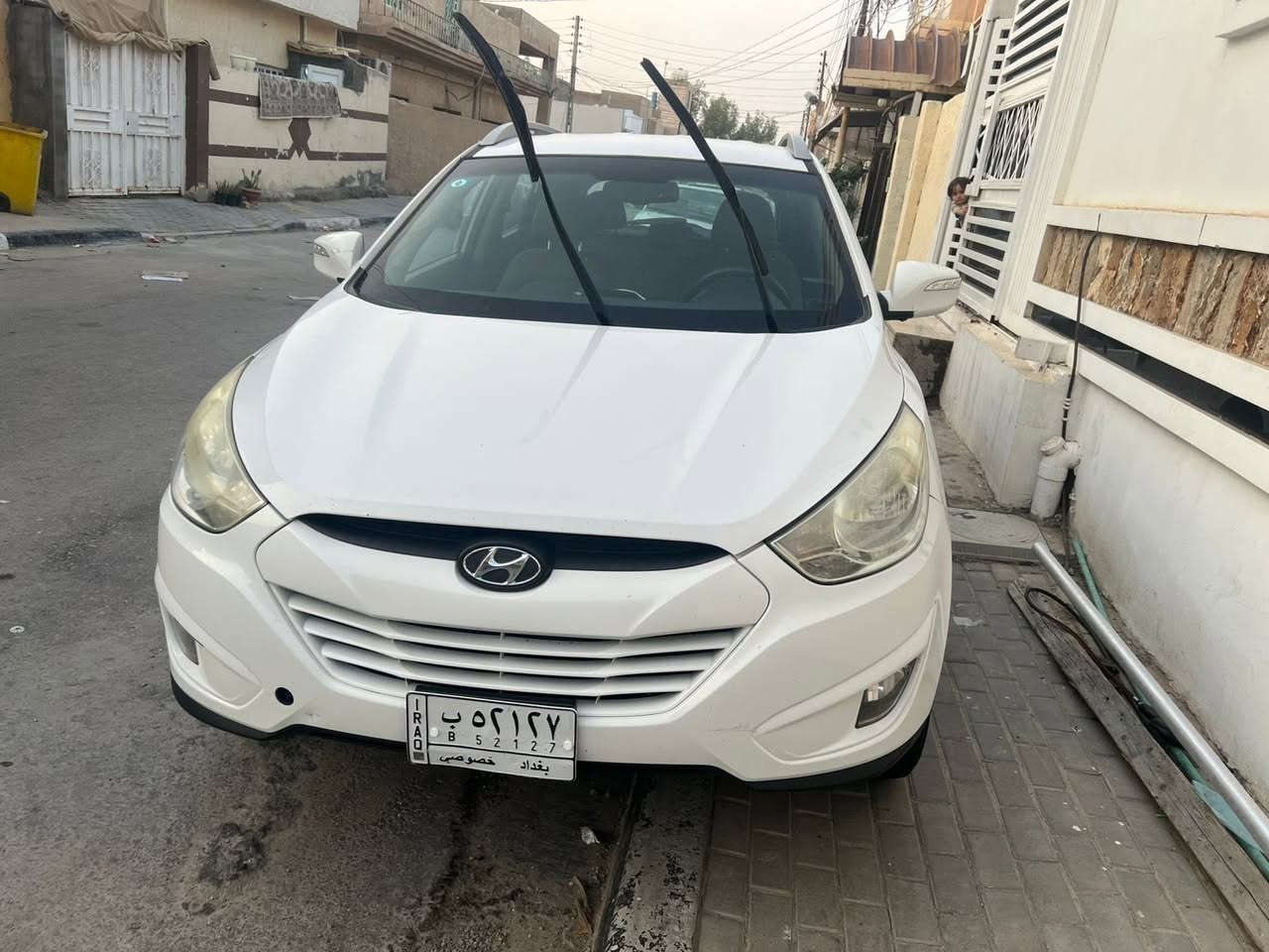 جمعه مباركه اخوان سيارت توسان موديل ٢٠١٢ خليجي سياره جاهزه وحلو مكفوله من الصبغ بيها فقط البنيد بدلته بلادي وكعت عليه بلوكه وجبت بلادي اصلي وبدلته ما صلحتهايرباك كله مكفول وشغال  *********** حسين واتساب متوفر
