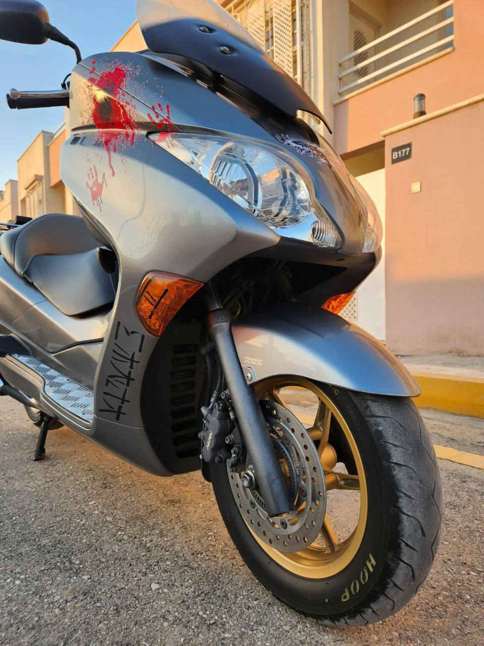 السلام عليكم للبيع اخت الرمبه 010MF
مواصفات عاليه 
7كير اربع تحويلات
تدفئه يدات 
شاحنه موبايل 
جامه طويله 
ويل ذهبي 
نظام ABSمانع انزلاق 
دراجه كفاله عامه من كلشي 
السعر 17ورقه وبيها مجال قليل 
قبل شهر طالعه من المعرض عنوان واسط الدبوني الشراي يتصل وبيه خير ويدل 
***********
