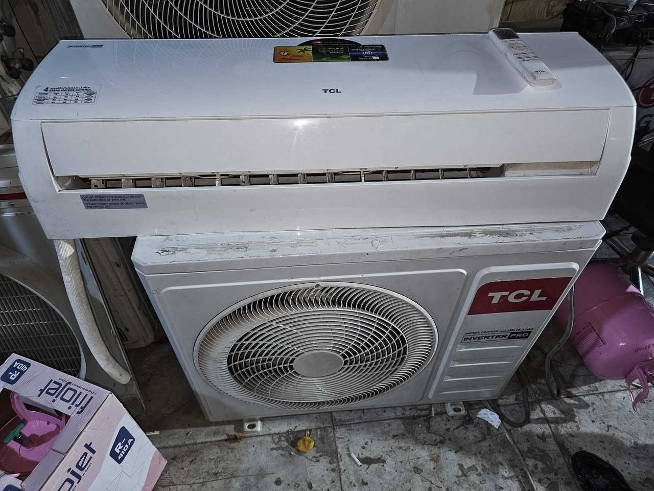 سلام عليكم سبلت TCL طنين انفيرتر تحكم امبيريه كامل مكمل على وضع الشركه السعر ٦٢٥ وبي مجال بسيط العنوان بغداد الجديده رقم الهاتف ***********
