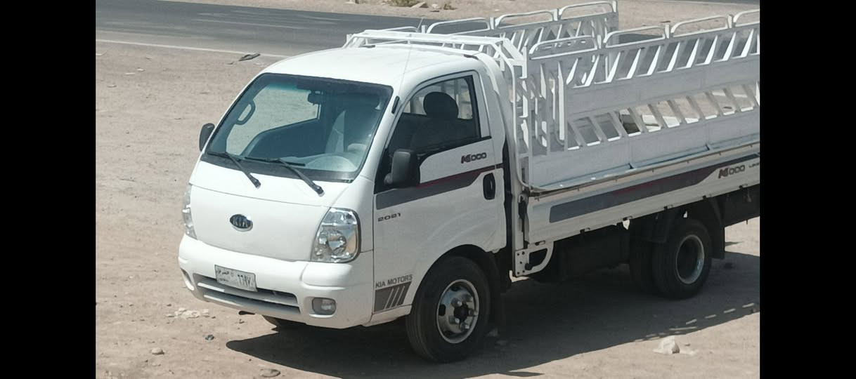 السلام عليكم عندي كيا فحل تحمل 4 طن مستعد بنقل جميع أنواع البظايع والأخشاب والمواد الأخرى من الموصل أو علا المحافظات الجنوبية والشمالية للعلم موقع الكيا وصاحبها في الموصل هاي ارقامي     ***********         *********** خاير  ودلل
