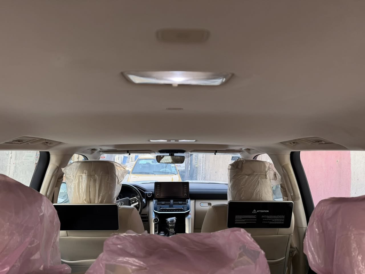 لاندكروز موديل 2022

فول مواصفات ساز اصلي 

المواصفات 

1 كشن كهرباء 

2 داخل بيجي 

3شاشه كبيره 

4 ماشيه 30 الف 

5تحكم ستيرن 

6 شاشات خلفية

7 اربع كامرات 360

8 تشغيل عن بعد

9 محرك 6 سلندر 

10 صندوق كهرباء 

11 لايت زنون

12 تحكم سرعة

13 سلايت

14 - 6 سلندر

15تحويل مباشر باسمي السيارة 

16 فور ويل

17 مري شفط

18 حساس امامي خلفي

وبعد بيها مواصفات هواي 

السيارة فول 1/1 

عنوان السياره بغداد 
***********

وتساب
