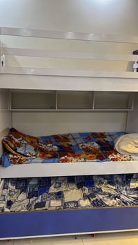 سرير مزدوج • مخزن • درج