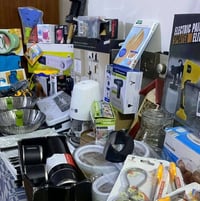 تصفية محل للبيع تقريبا 300 قطعة بيهن غالي وبيهن رخيص وكلشي بيهن ابيعهن...