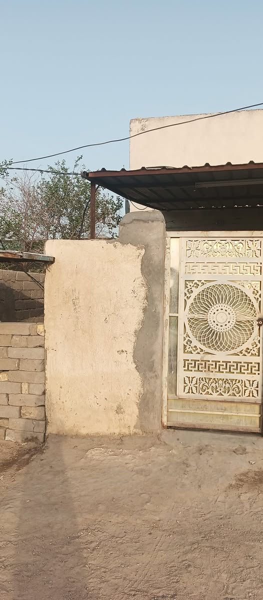 بسم لله الرحمنالرحيم     
بيت زراعي مشمول بلتطويب المساحة 200 متر
يحتوي على استقبال/ومطبخ/وصاله/و3 غرف
وطارمه كبيره  الاتصال على الرقم او واتساب ***********
والسعر جدا مناسب 
45 وبيه مجال
