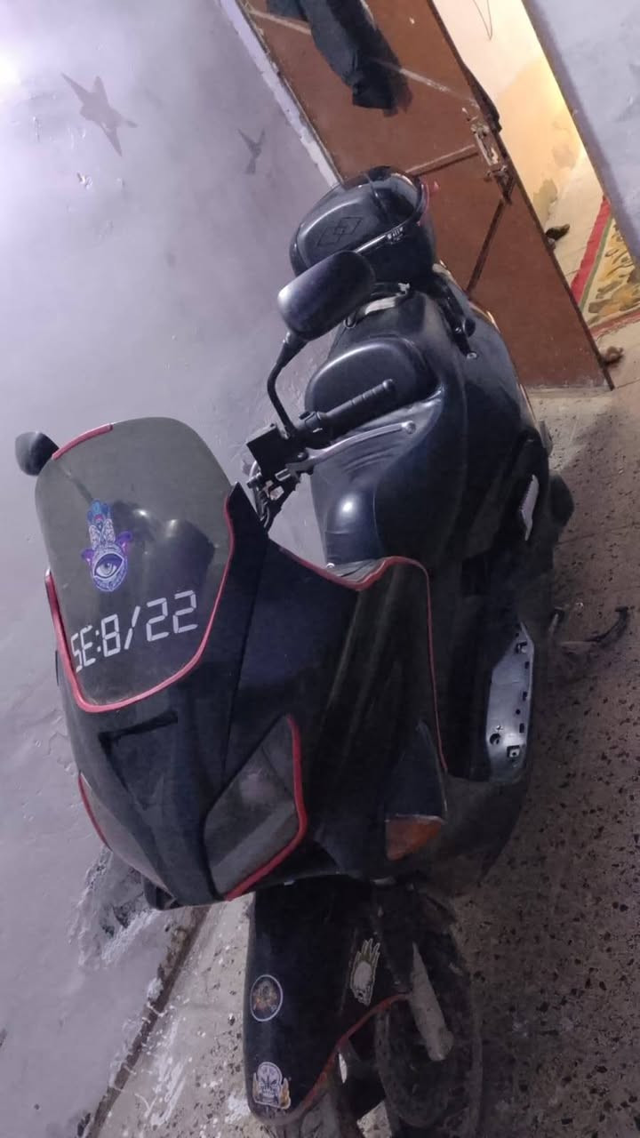 السلام عليكم دراجه فورزه 06 كامله مابيها نقص بس كتف شحن دراجه تخبل كلش نظيفه من الكفرات للمحرك للكهربائيات بس كتف الشحن عنواني 
بغداد حي النصر شارع الجامع  السعر 700 اوبيها مجال بسيط
***********
