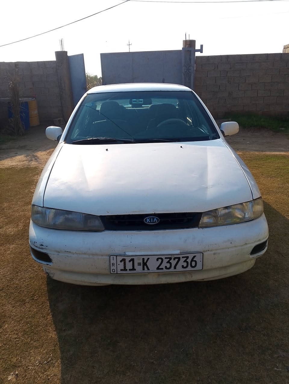 السلام عليكم 
سياره كيا سيفيا للبيع موديل 1996 والسنوية باسمي ونافذة لنهاية 2027  والسعر 37 ورقة وبيها مجال بسيط 
وللاستفسار الاتصال على الرقم ***********
