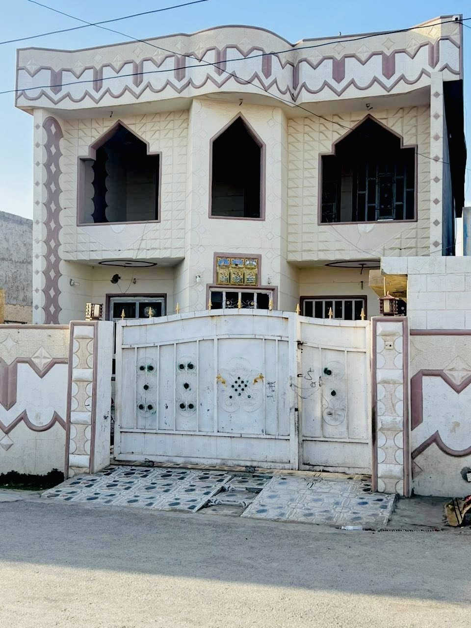 دار للبيع تكريت الشهامه 4غرف نوم صاله 2حمامات ديوان مساحه البيت 300معا قطعه ويا البيت طبك بيها حديقه ومحل7ب 5 مساحه القطعه 175  عقد زارعي سند 25 سعر  خدمات مي كهرباء  تبليط كل خدمات موجوده 85مليون *********** @إشارة
