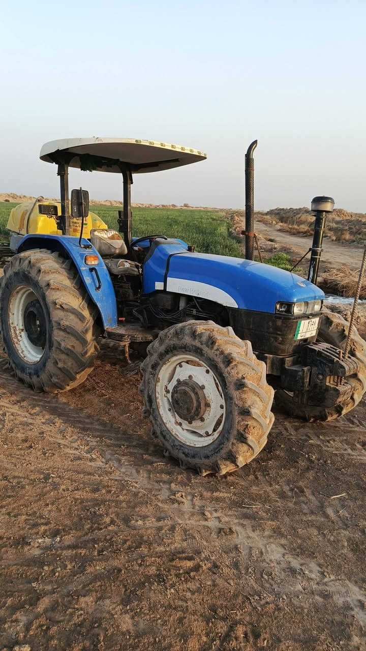 سلام عليكم مكينه نيوهولند حجم 80 مكينه مكفوله لاتنقص لاتبخر كهرباىيات كله شغاله مكينه جاهزه السعر وباقي التفاصيل اتصل على الرقم ‏‪***********‬‏
