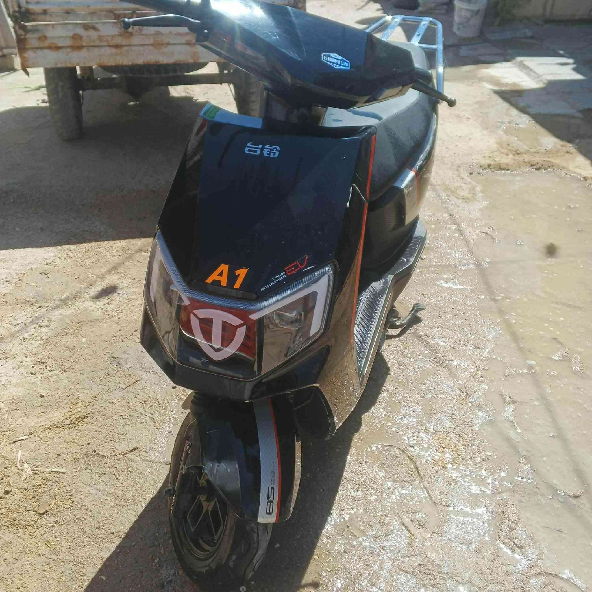 دراجه A1 للبيع السرعه 60 السعر خاص الدراجه شحن وليس بانزين


**إذا كنت صاحب هذا الإعلان وتريد حذفه لأي سبب، رجاءا أرسل رسالة إلى الدعم الفني**