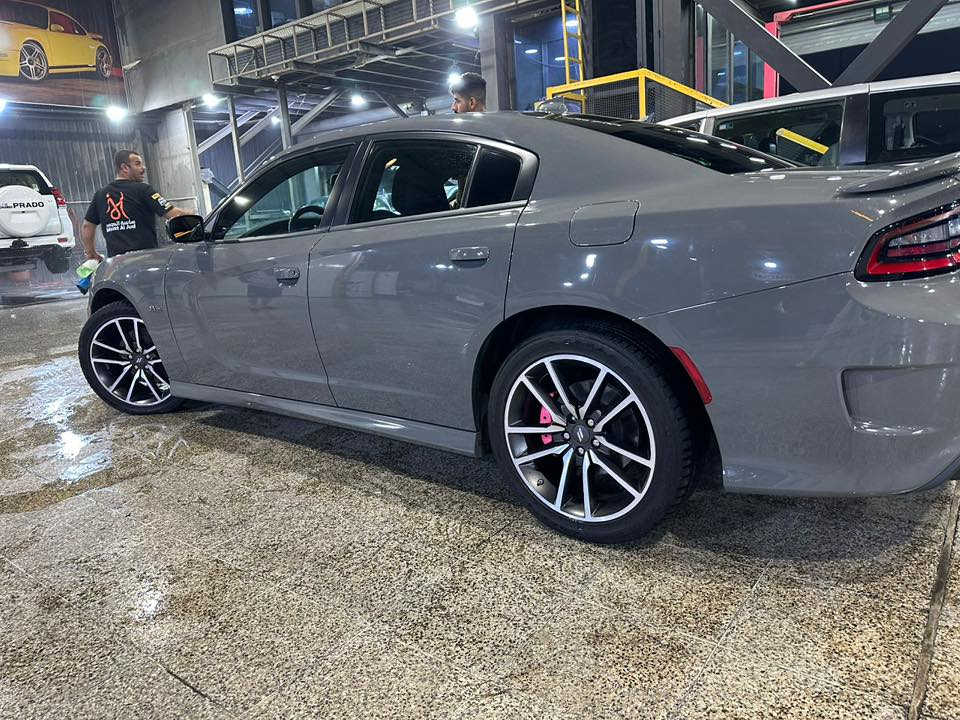 السلام عليكم ورحمة الله وبركاته جارجر مديل 2023 RT محرك 5.700 ماشيه  44 الف حادثها فقط بنيد ومعدل نفسه مكفوله من الفتح والتبديل سياره جديده بحاله وكاله حته الدعاميه مالتها البلاديه نفسها مامفتوحه السعر 270   رقم بغداد دولي ***********الاستفسار
