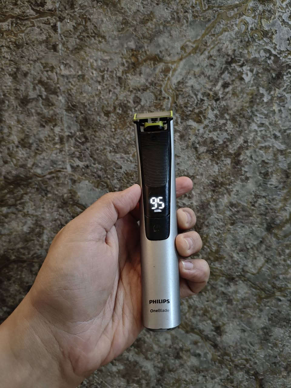 السلام عليكم
ماكنة حلاقة فليبس أصلي شرط الفحص تعمل شحن 
موس + مناطق حساسة مع كامل ملحقات والشاحن بسعر ٣٠ الف فقط علماً بأن الجديدة يتجاوز سعرها ١٠٠ الف


**إذا كنت صاحب هذا الإعلان وتريد حذفه لأي سبب، رجاءا أرسل رسالة إلى الدعم الفني**