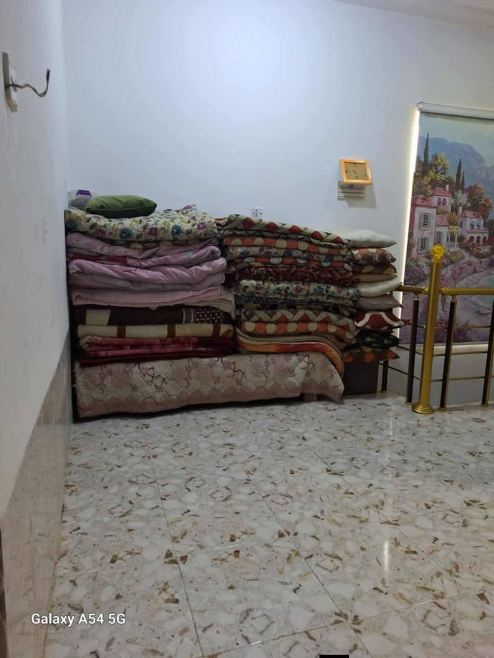 دار للبيع المساحه 200متر
ابو خستاوي جهته المرور خلف التجاري خامس بيت عن شارع كربلاء خدمات كامله موقع حلو بناء حديث جاهز 

السعر مناسب//***********
