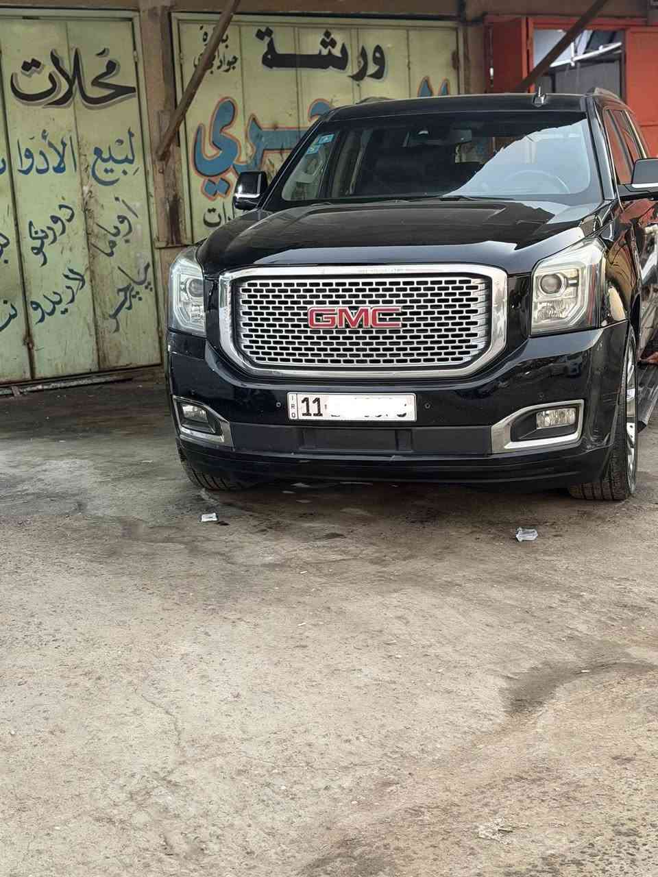 سلام عليكم للبيع يوكن بتراموديل٢٠١٧دينالي فول مواصفات رقم بغداد باسمي هزه وسنويه جديده السياره جاهزه من كلشي عليها ادامه كامله من مكينه وكيرصور الحادث مرفوقه ويه الصورباردجاملغ خلفي بدون صبغ والباب الخلفي تبديل اصلي نفس اللون وبيها قطعه كليرمكان السياره بصره السعر٣١٠وبيها تقديروتوجيب للشراي ***********
***********
