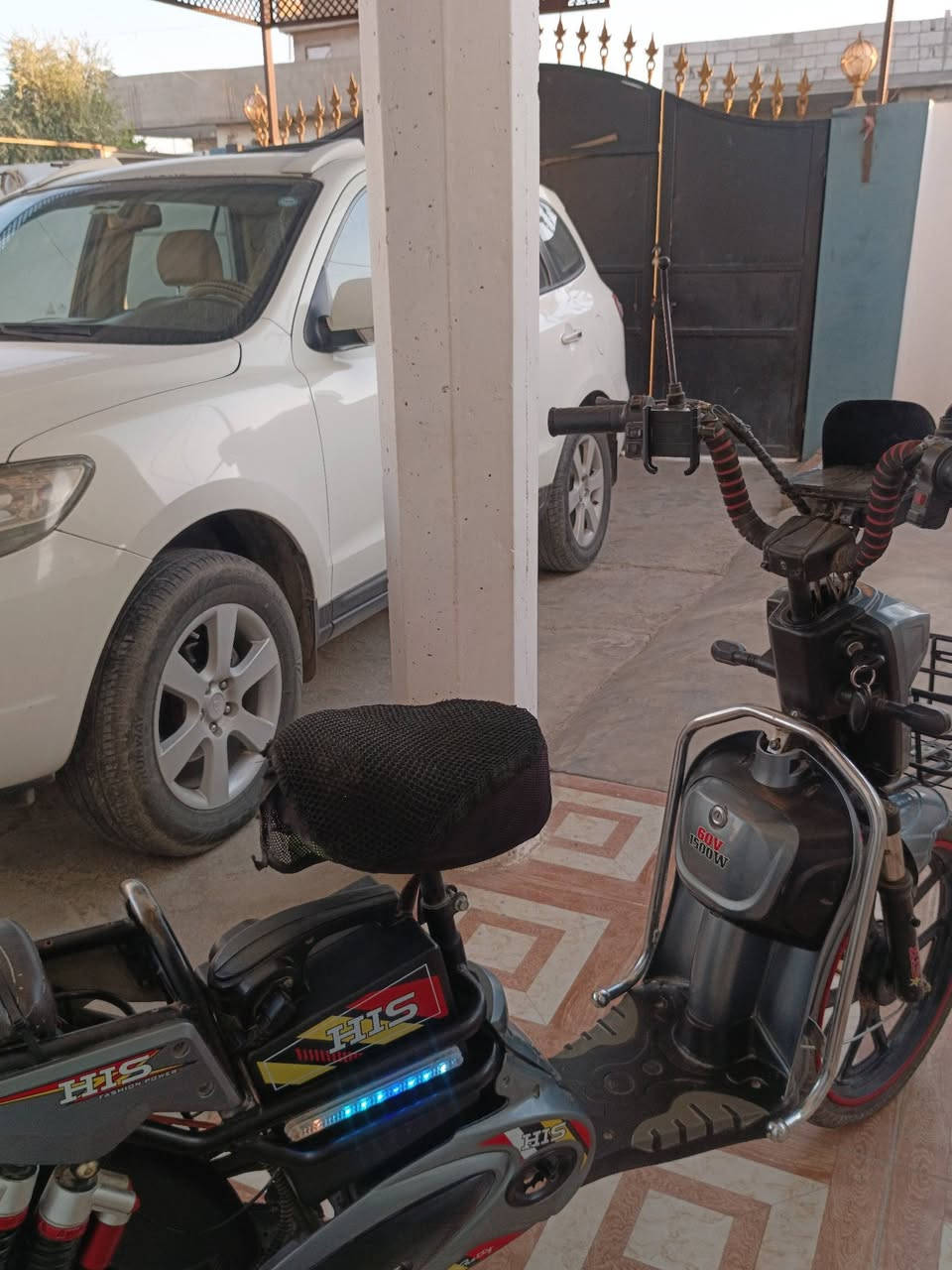 سلام عليكم بايسكل شحن للبيع نضيف الشحنه ابلاديه مالته وهذا رقمي للتواصل ***********

