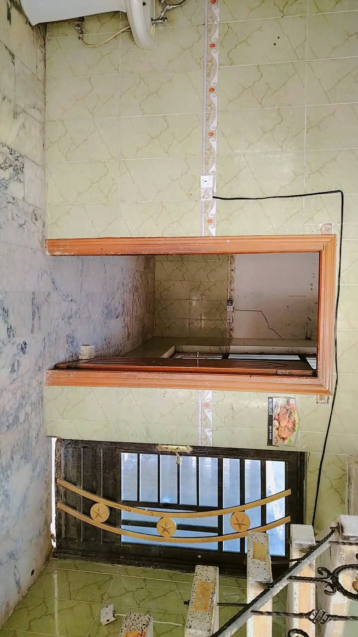 سلام عليكم بيت للبيع مساحه ١٠٠ متر بالجمعيه شارع البو اسيود الزراعي بيع مستعجل للتصال ***********
