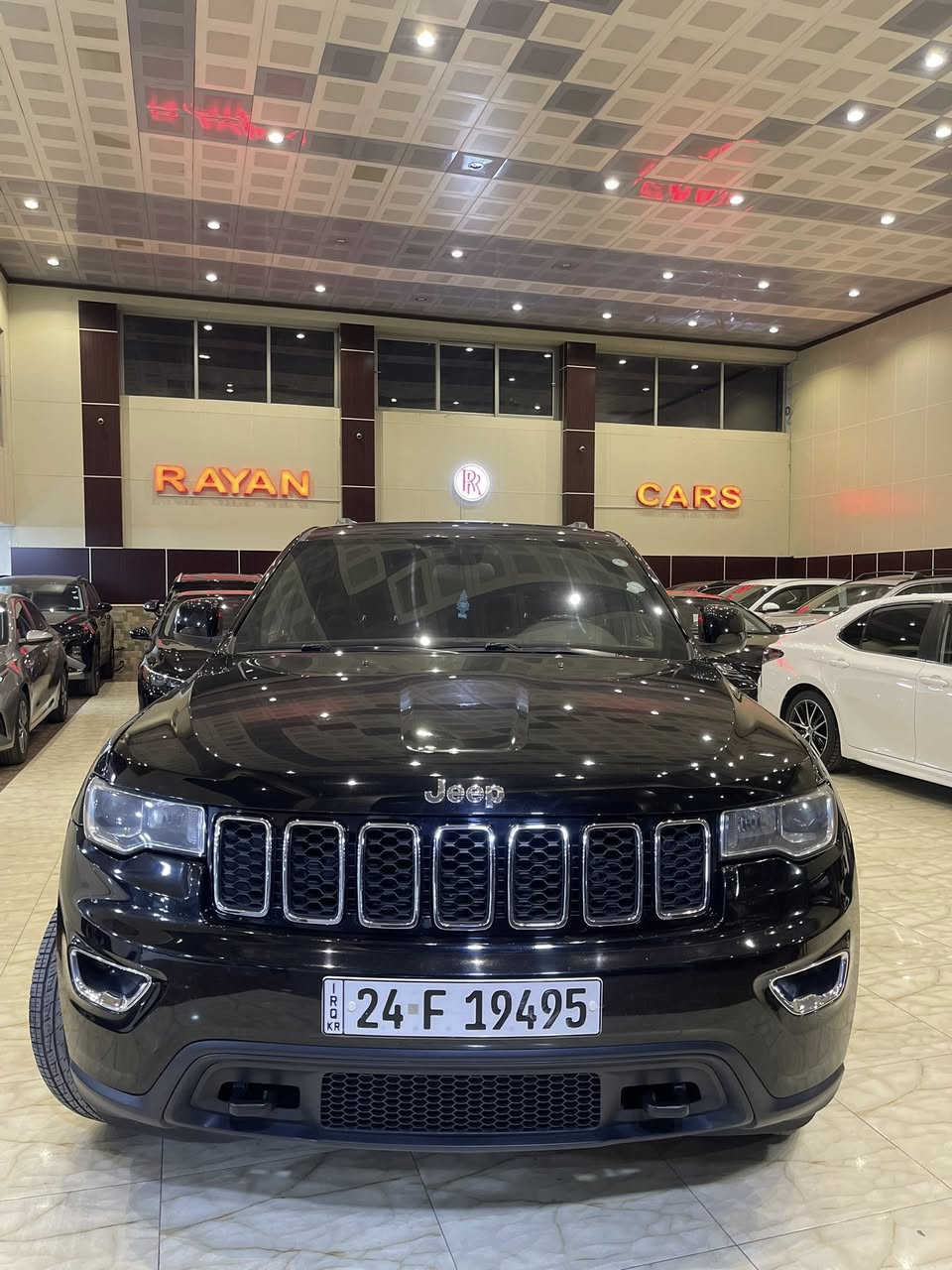 السلام عليكم
جيب لاريدو 2018 للبيع شرط النضافه كفالة عامه 

محرك 6 سلندر

ويل اصلي 18 

تدفئه كشنات

حساسات اماميه خلفيه 

4X4 فور ويل

***********

***********

العنوان دهوك

معرض ريان
