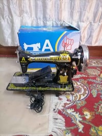 مكينة خياطة جديده شرط بدون عيب السعر ٦٠ وبيها مجال الشراي يتصل ويدلل07...